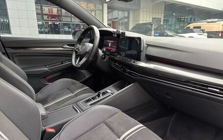 Volkswagen Golf VIII, 2022 год, 1 550 000 рублей, 9 фотография