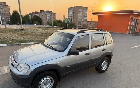 Chevrolet Niva I рестайлинг, 2015 год, 620 000 рублей, 1 фотография