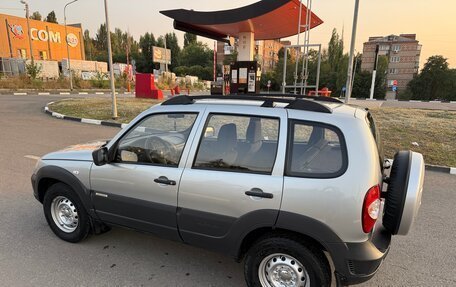 Chevrolet Niva I рестайлинг, 2015 год, 620 000 рублей, 2 фотография