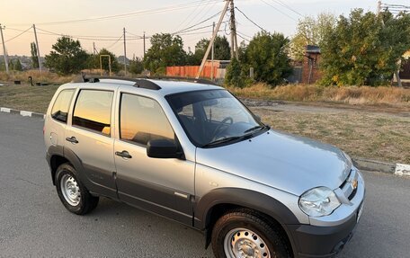 Chevrolet Niva I рестайлинг, 2015 год, 620 000 рублей, 7 фотография