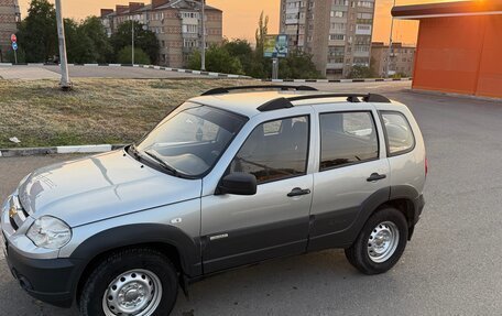 Chevrolet Niva I рестайлинг, 2015 год, 620 000 рублей, 11 фотография