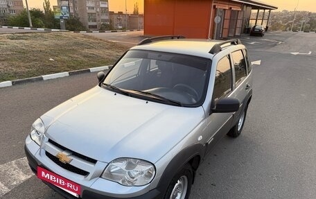 Chevrolet Niva I рестайлинг, 2015 год, 620 000 рублей, 10 фотография
