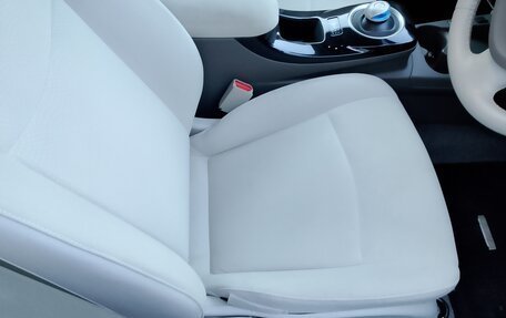 Nissan Leaf I, 2015 год, 1 000 000 рублей, 10 фотография