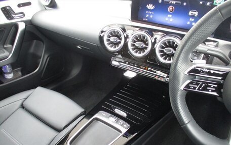 Mercedes-Benz CLA, 2023 год, 2 975 000 рублей, 13 фотография