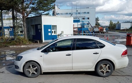 Volkswagen Polo VI (EU Market), 2011 год, 520 000 рублей, 2 фотография