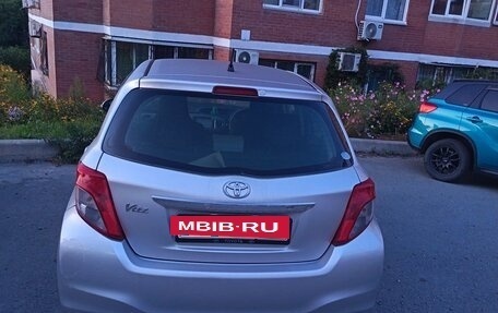Toyota Vitz, 2013 год, 550 000 рублей, 4 фотография