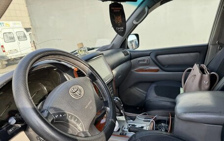 Toyota Land Cruiser 100 рестайлинг 2, 2006 год, 2 200 000 рублей, 4 фотография