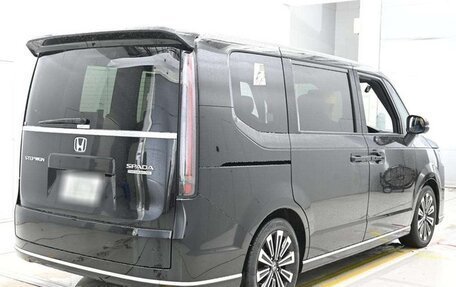 Honda Stepwgn, 2022 год, 2 230 000 рублей, 4 фотография