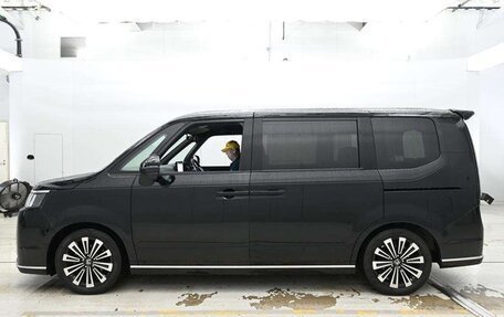Honda Stepwgn, 2022 год, 2 230 000 рублей, 6 фотография