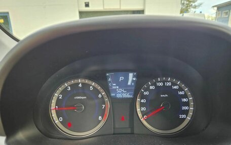 Hyundai Solaris II рестайлинг, 2011 год, 690 000 рублей, 9 фотография