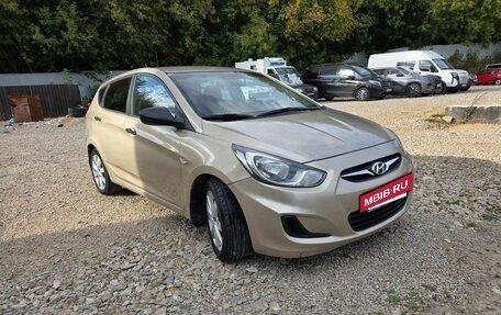 Hyundai Solaris II рестайлинг, 2011 год, 690 000 рублей, 4 фотография