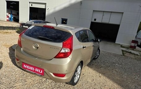 Hyundai Solaris II рестайлинг, 2011 год, 690 000 рублей, 3 фотография