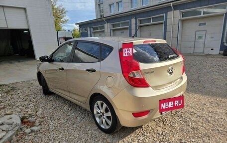 Hyundai Solaris II рестайлинг, 2011 год, 690 000 рублей, 2 фотография