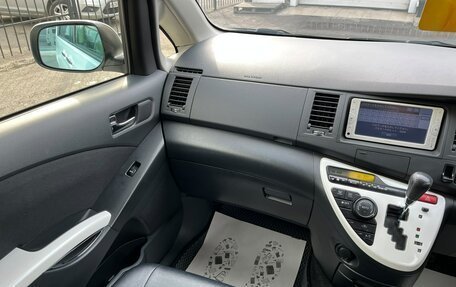 Toyota ISis I, 2012 год, 1 379 000 рублей, 18 фотография