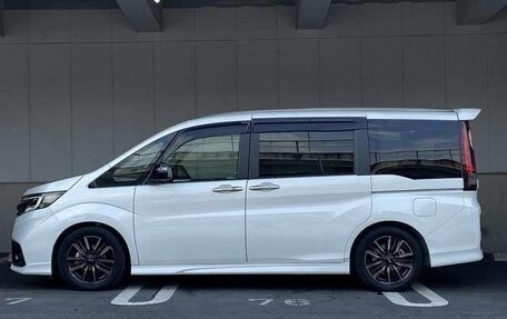 Honda Stepwgn IV, 2022 год, 2 100 000 рублей, 10 фотография
