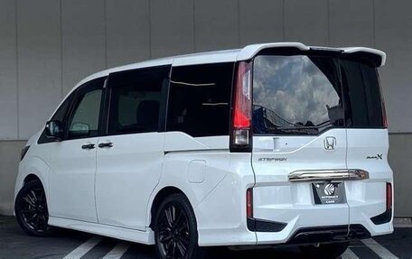 Honda Stepwgn IV, 2022 год, 2 100 000 рублей, 6 фотография