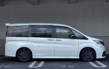 Honda Stepwgn IV, 2022 год, 2 100 000 рублей, 7 фотография