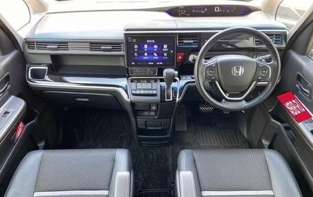 Honda Stepwgn IV, 2022 год, 2 100 000 рублей, 13 фотография