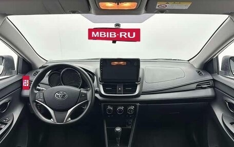 Toyota Yaris XP150 рестайлинг, 2022 год, 940 000 рублей, 10 фотография
