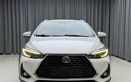 Toyota Yaris XP150 рестайлинг, 2022 год, 935 000 рублей, 2 фотография