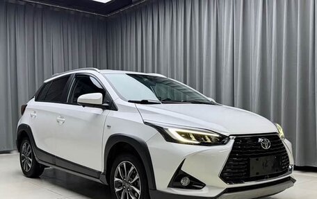 Toyota Yaris XP150 рестайлинг, 2022 год, 935 000 рублей, 3 фотография