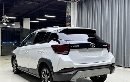 Toyota Yaris XP150 рестайлинг, 2022 год, 935 000 рублей, 4 фотография
