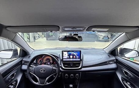 Toyota Yaris XP150 рестайлинг, 2022 год, 935 000 рублей, 10 фотография