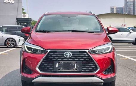 Toyota Yaris XP150 рестайлинг, 2022 год, 1 054 000 рублей, 1 фотография