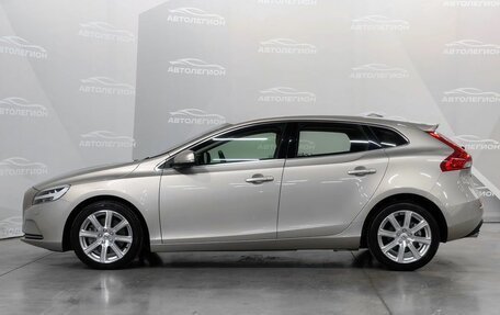 Volvo V40 II рестайлинг, 2019 год, 1 600 000 рублей, 2 фотография