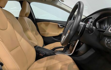 Volvo V40 II рестайлинг, 2019 год, 1 600 000 рублей, 10 фотография