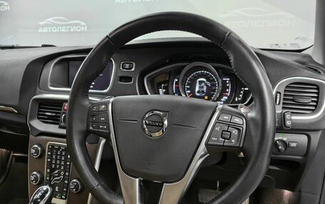 Volvo V40 II рестайлинг, 2019 год, 1 600 000 рублей, 12 фотография