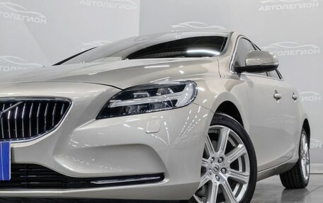 Volvo V40 II рестайлинг, 2019 год, 1 600 000 рублей, 25 фотография