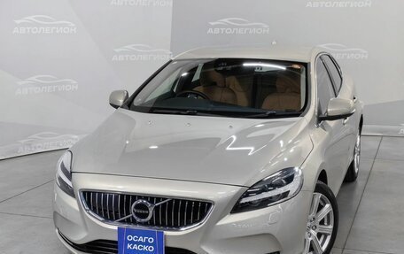 Volvo V40 II рестайлинг, 2019 год, 1 600 000 рублей, 24 фотография