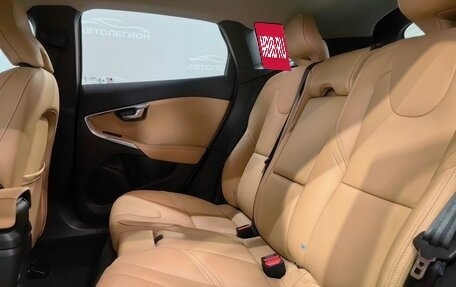 Volvo V40 II рестайлинг, 2019 год, 1 600 000 рублей, 17 фотография