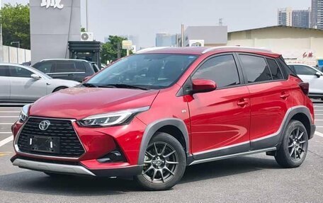 Toyota Yaris XP150 рестайлинг, 2022 год, 1 054 000 рублей, 2 фотография