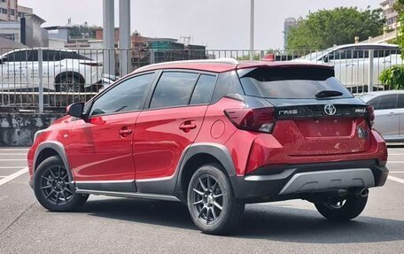 Toyota Yaris XP150 рестайлинг, 2022 год, 1 054 000 рублей, 3 фотография