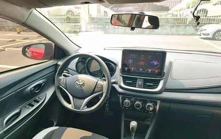 Toyota Yaris XP150 рестайлинг, 2022 год, 1 054 000 рублей, 9 фотография