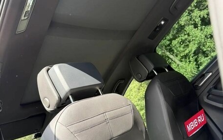 Volkswagen Tiguan II, 2021 год, 4 300 000 рублей, 8 фотография