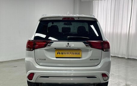 Mitsubishi Outlander III рестайлинг 3, 2021 год, 1 987 700 рублей, 7 фотография