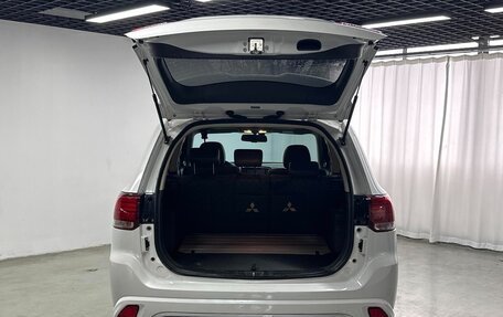Mitsubishi Outlander III рестайлинг 3, 2021 год, 1 987 700 рублей, 8 фотография