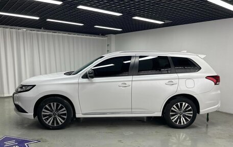 Mitsubishi Outlander III рестайлинг 3, 2021 год, 1 987 700 рублей, 10 фотография