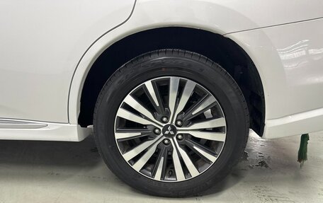 Mitsubishi Outlander III рестайлинг 3, 2021 год, 1 987 700 рублей, 19 фотография