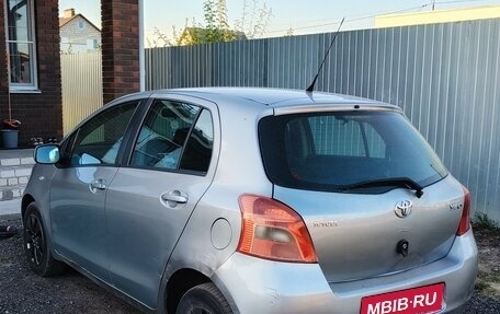 Toyota Yaris III рестайлинг, 2006 год, 380 000 рублей, 6 фотография