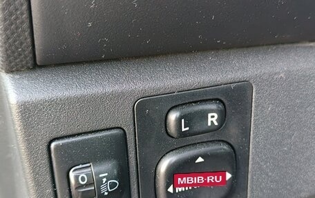 Toyota Yaris III рестайлинг, 2006 год, 380 000 рублей, 9 фотография