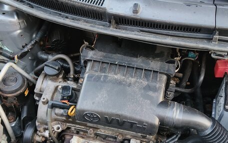 Toyota Yaris III рестайлинг, 2006 год, 380 000 рублей, 14 фотография