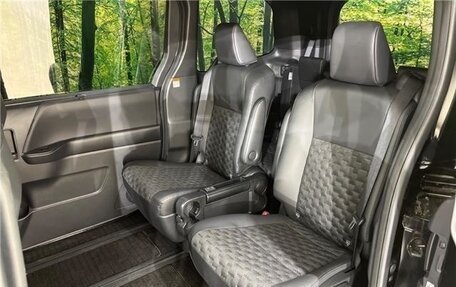 Toyota Noah, 2025 год, 4 900 000 рублей, 11 фотография