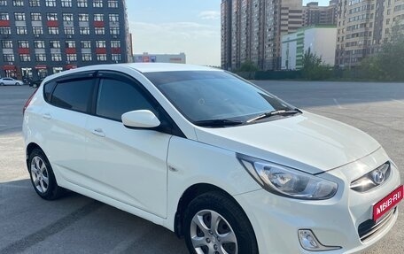 Hyundai Solaris II рестайлинг, 2012 год, 799 999 рублей, 1 фотография