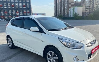 Hyundai Solaris II рестайлинг, 2012 год, 799 999 рублей, 1 фотография