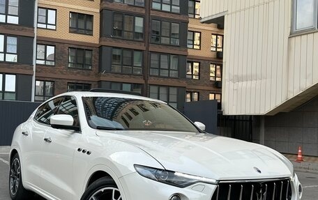 Maserati Levante I, 2017 год, 3 650 000 рублей, 2 фотография