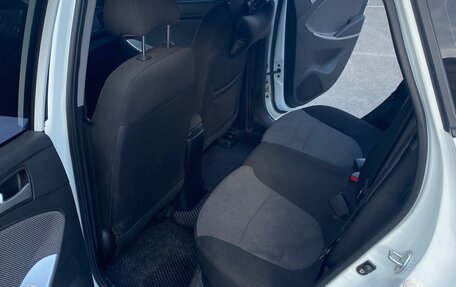 Hyundai Solaris II рестайлинг, 2012 год, 799 999 рублей, 12 фотография